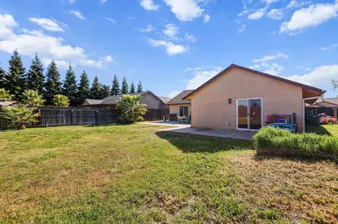 Exterior - 2606 Sapphire Ln, Anderson, CA 96007 photo 6 of 6