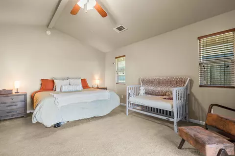 Bedroom - 2606 Sapphire Ln, Anderson, CA 96007 photo 3 of 5