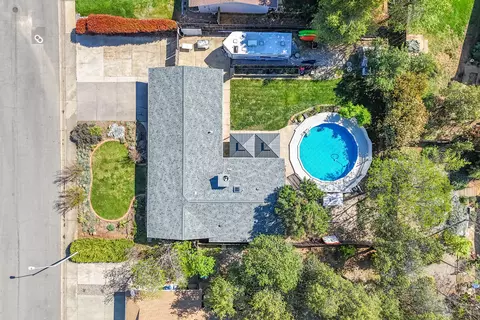 View/Area - 1991 Tiburon Dr, Redding, CA 96003 photo 3 of 4