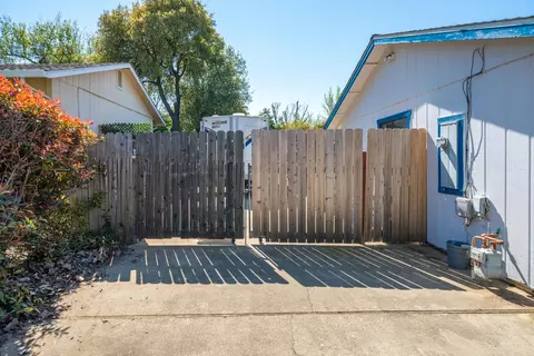 Exterior - 1991 Tiburon Dr, Redding, CA 96003 photo 12 of 12