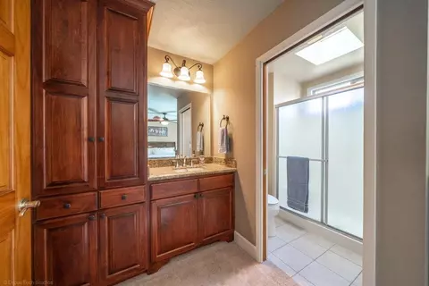 Bath - 17039 Jay Dee Ln, Anderson, CA 96007 photo 1 of 2