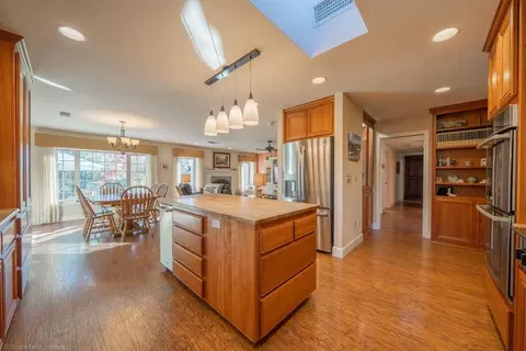 Kitchen - 17039 Jay Dee Ln, Anderson, CA 96007 photo 1 of 5