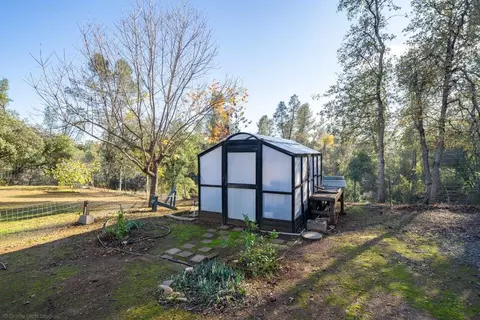 Exterior - 17039 Jay Dee Ln, Anderson, CA 96007 photo 11 of 23