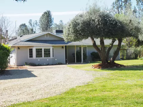 Exterior - 17039 Jay Dee Ln, Anderson, CA 96007 photo 4 of 23