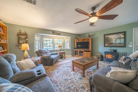 Living - 17039 Jay Dee Ln, Anderson, CA 96007 photo 2 of 2