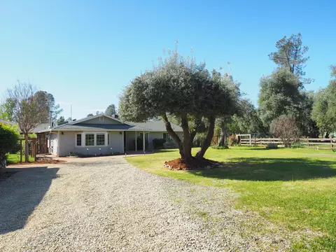 Exterior - 17039 Jay Dee Ln, Anderson, CA 96007 photo 2 of 23