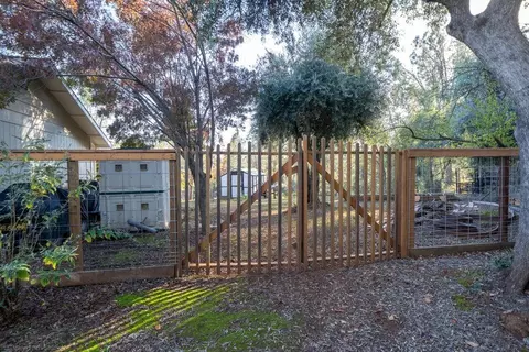 Exterior - 17039 Jay Dee Ln, Anderson, CA 96007 photo 19 of 23