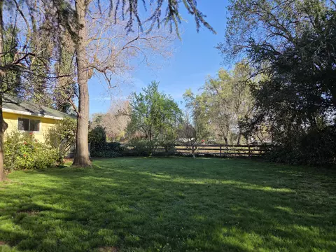 Exterior - 8198 Green Acres Ln, Redding, CA 96002 photo 4 of 20