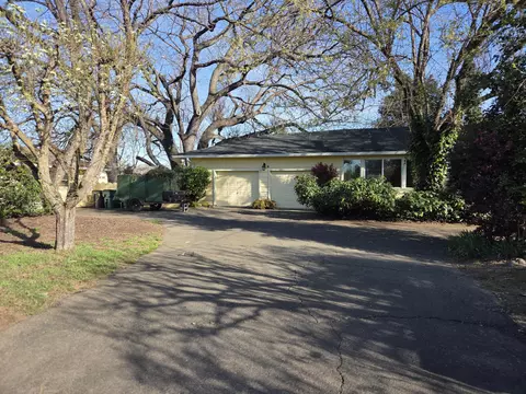 Exterior - 8198 Green Acres Ln, Redding, CA 96002 photo 18 of 20