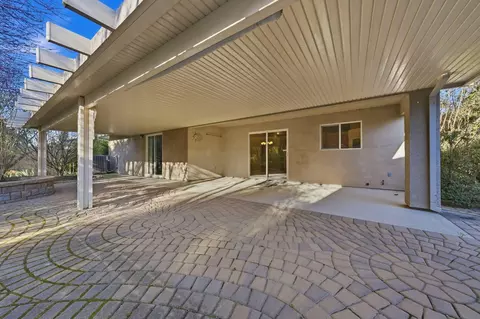 Exterior - 4540 Cerro Ln, Redding, CA 96001 photo 5 of 12
