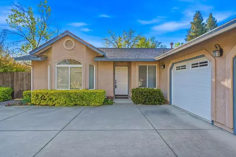 Exterior - 4540 Cerro Ln, Redding, CA 96001 photo 3 of 12