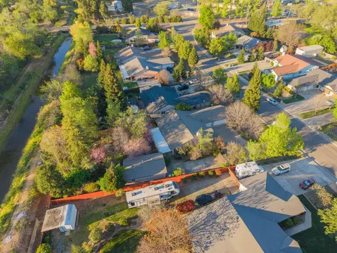 View/Area - 4540 Cerro Ln, Redding, CA 96001 photo 2 of 6
