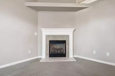 Living - 4540 Cerro Ln, Redding, CA 96001 photo 2 of 3