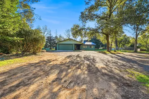 6725 Park Ridge Dr, Anderson, CA 96007