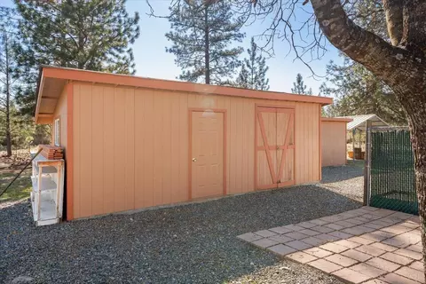 Exterior - 5600 S Kidder Loop Loop, Etna, CA 96027 photo 7 of 11