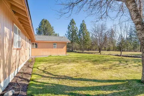 Exterior - 5600 S Kidder Loop Loop, Etna, CA 96027 photo 6 of 11