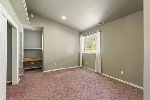 Bedroom - 5600 S Kidder Loop Loop, Etna, CA 96027 photo 3 of 4