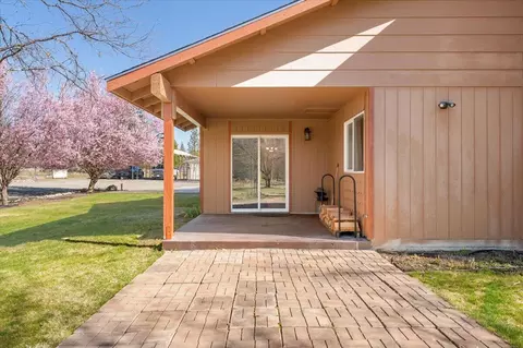 Exterior - 5600 S Kidder Loop Loop, Etna, CA 96027 photo 9 of 11