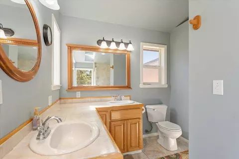 Bath - 5600 S Kidder Loop Loop, Etna, CA 96027 photo 3 of 4