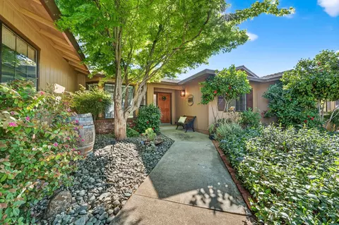 2867 Camulos Way, Redding, CA 96002 photo 4