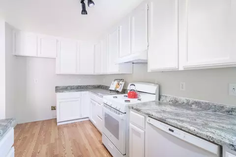 Kitchen - 6951 Marvin Trl, Redding, CA 96001 photo 3 of 3
