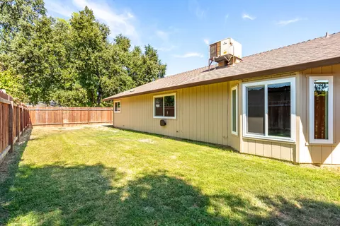 Exterior - 6951 Marvin Trl, Redding, CA 96001 photo 3 of 10