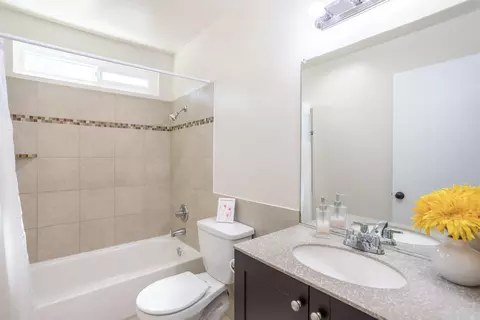 Bath - 6951 Marvin Trl, Redding, CA 96001 photo 2 of 2