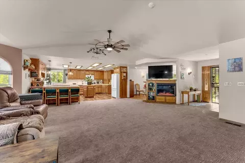 Living - 14945 Caylor Ln, Red Bluff, CA 96080 photo 3 of 3
