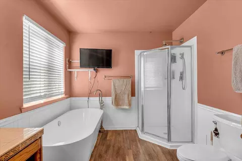 Bath - 14945 Caylor Ln, Red Bluff, CA 96080 photo 2 of 5