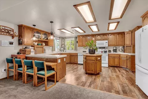 Kitchen - 14945 Caylor Ln, Red Bluff, CA 96080 photo 2 of 6