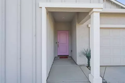 Entry Way - 3063 Sebring Ave, Redding, CA 96002 photo 1 of 1