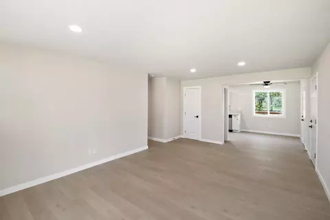 4525 Enchanted Way, Redding, CA 96001 photo 6