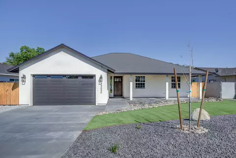 19686 White Horse Pl, Cottonwood, CA 96022