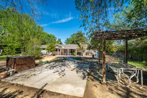 Exterior - 6908 Riata Dr, Redding, CA 96002 photo 15 of 31