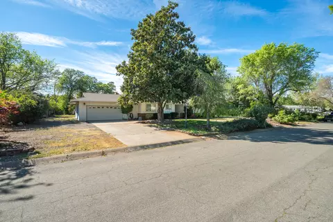 Exterior - 6908 Riata Dr, Redding, CA 96002 photo 5 of 31