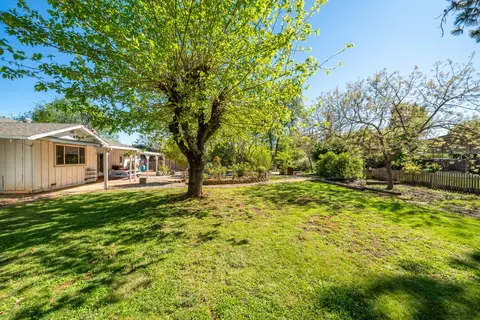 Exterior - 6908 Riata Dr, Redding, CA 96002 photo 9 of 31