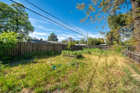 Exterior - 6908 Riata Dr, Redding, CA 96002 photo 22 of 31
