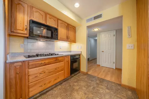 Kitchen - 6908 Riata Dr, Redding, CA 96002 photo 5 of 7