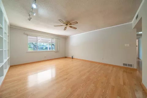 Living - 6908 Riata Dr, Redding, CA 96002 photo 5 of 6