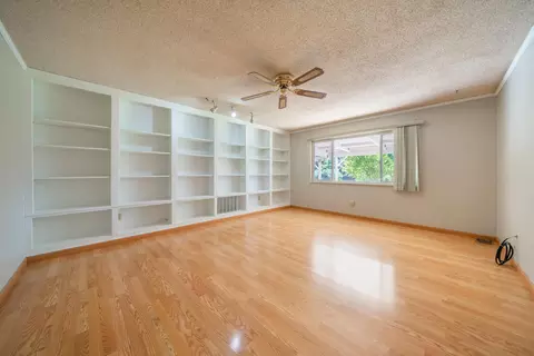 Living - 6908 Riata Dr, Redding, CA 96002 photo 3 of 6