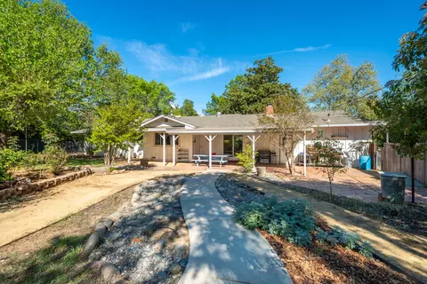 Exterior - 6908 Riata Dr, Redding, CA 96002 photo 25 of 31