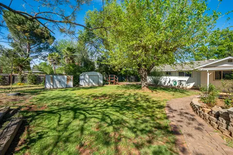 Exterior - 6908 Riata Dr, Redding, CA 96002 photo 12 of 31