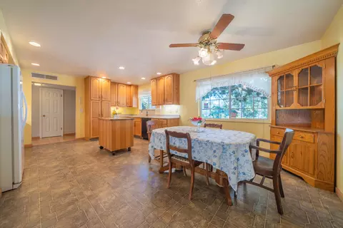 Dining - 6908 Riata Dr, Redding, CA 96002 photo 2 of 2