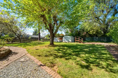Exterior - 6908 Riata Dr, Redding, CA 96002 photo 7 of 31