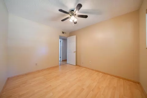 Bedroom - 6908 Riata Dr, Redding, CA 96002 photo 5 of 8