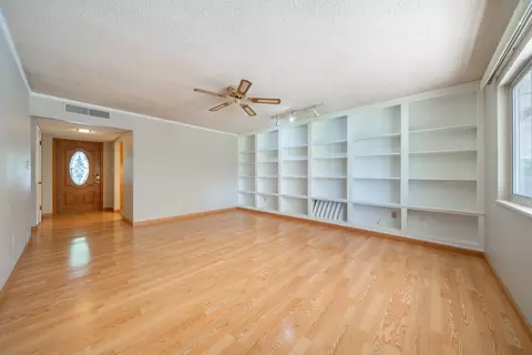Living - 6908 Riata Dr, Redding, CA 96002 photo 4 of 6