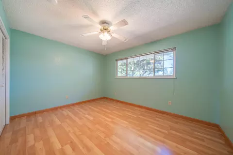 Bedroom - 6908 Riata Dr, Redding, CA 96002 photo 7 of 8