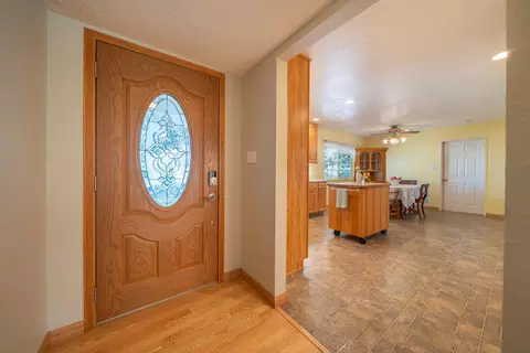 Entry Way - 6908 Riata Dr, Redding, CA 96002 photo 2 of 2