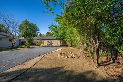 Exterior - 1953 Cameo Ct, Redding, CA 96002 photo 8 of 14