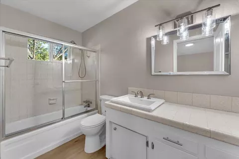 Bath - 1953 Cameo Ct, Redding, CA 96002 photo 2 of 2